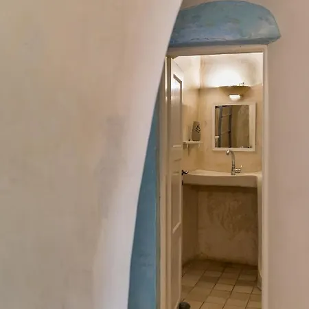 Caveland * Karterados (Santorini)