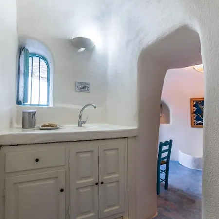 Caveland Karterados (Santorini)