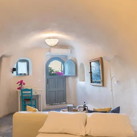 Caveland * Karterados (Santorini)