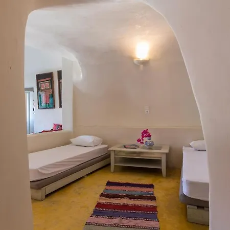 Caveland Karterados (Santorini)