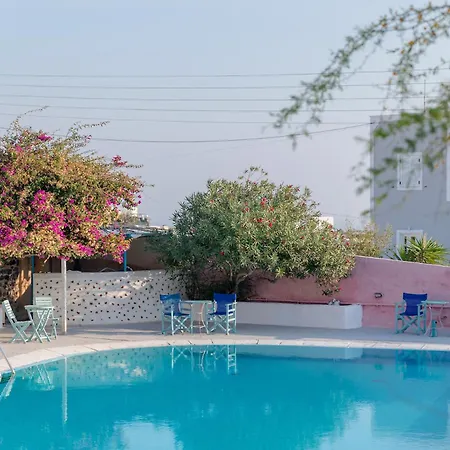 Hostel Caveland Karterados (Santorini)