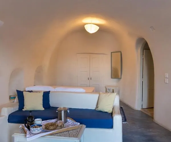 Caveland Karterados (Santorini)