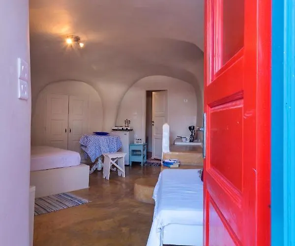 Caveland Karterados (Santorini)