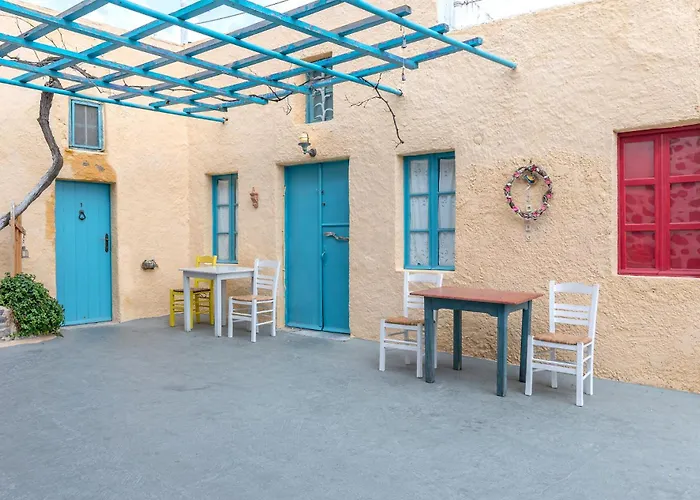 Caveland Karterados (Santorini)